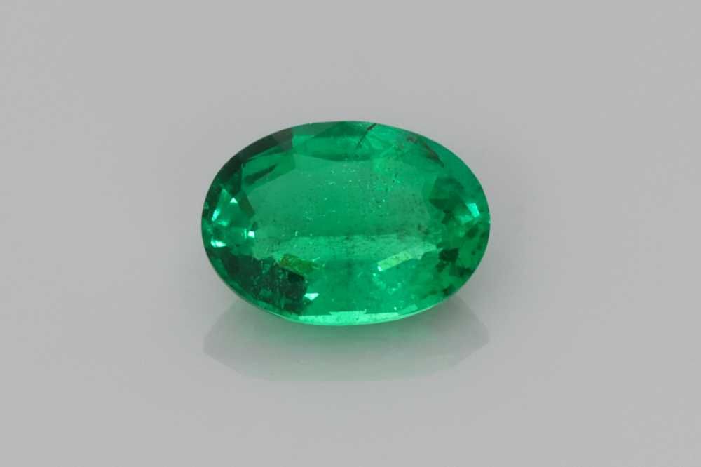 0.66 CT Oval Green Emerald – GIA Certified (Report Upon Request) – Zambia Origin