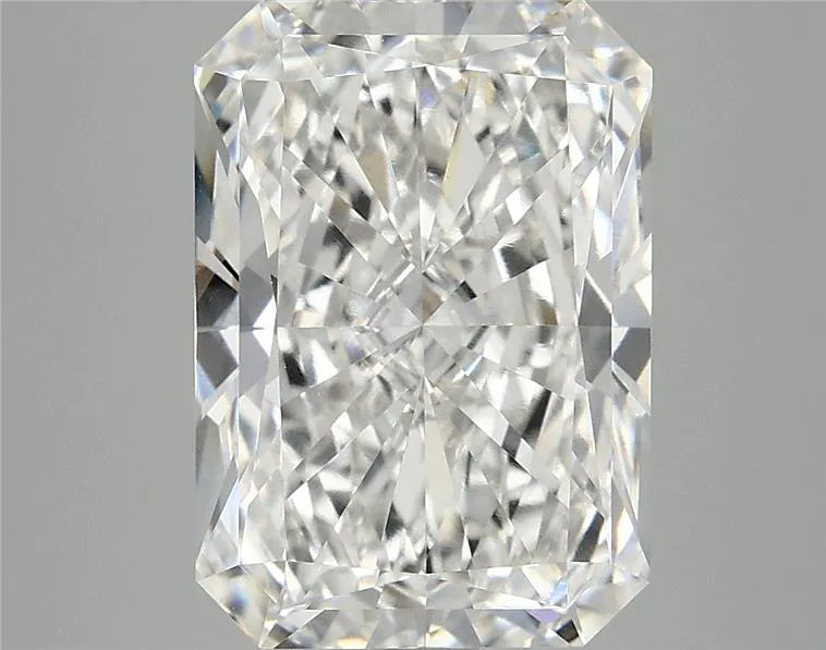 5.03ct Radiant Lab Grown Diamond (Colour E, Clarity VVS2, IGI Certified)