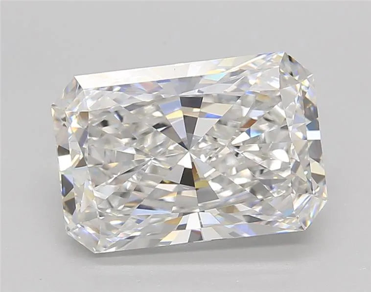 3.52ct Radiant Lab Grown Diamond (Colour D, Clarity VVS2, IGI Certified)