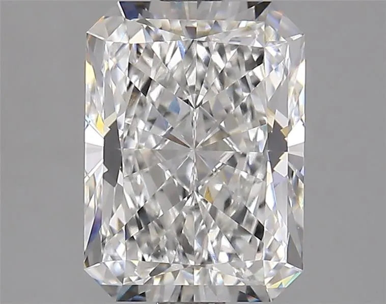 2.85ct Radiant Lab Grown Diamond (Colour F, Clarity VVS2, IGI Certified)