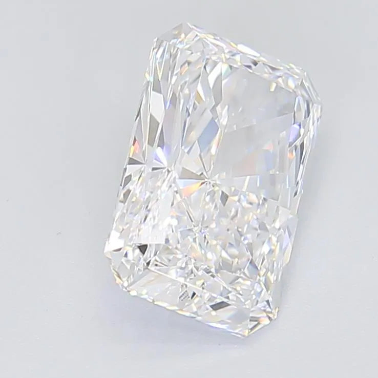 3.11ct Radiant Lab Grown Diamond (Colour D, Clarity VVS2, IGI Certified)