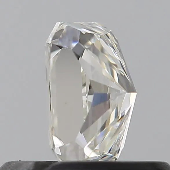 0.40ct Radiant Natural Diamond (Colour J, Clarity VS2, GIA Certified)