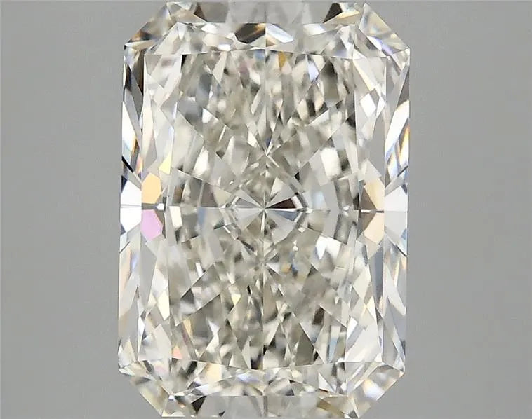 2.89ct Radiant Lab Grown Diamond (Colour H, Clarity VVS2, IGI Certified)
