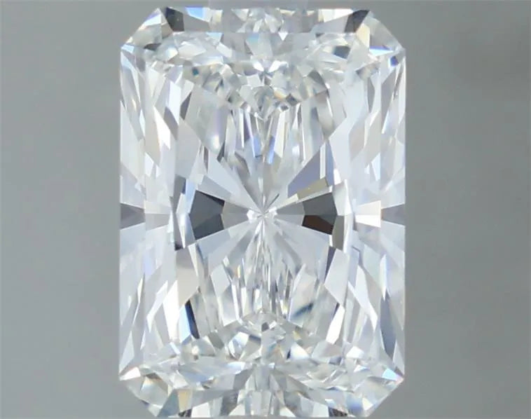 2.44ct Radiant Lab Grown Diamond (Colour E, Clarity VVS2, Cut EX, IGI Certified)