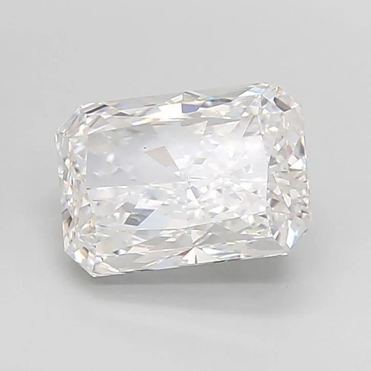 3.16ct Radiant Lab Grown Diamond (Colour D, Clarity VVS2, IGI Certified)