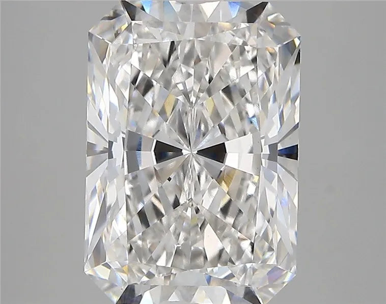 5.04ct Radiant Lab Grown Diamond (Colour F, Clarity VVS2, IGI Certified)