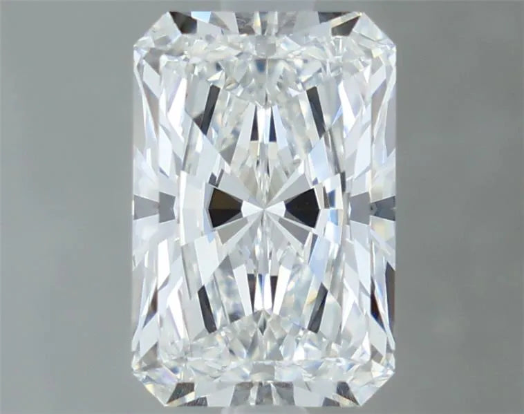 2.44ct Radiant Lab Grown Diamond (Colour E, Clarity VVS2, Cut EX, IGI Certified)