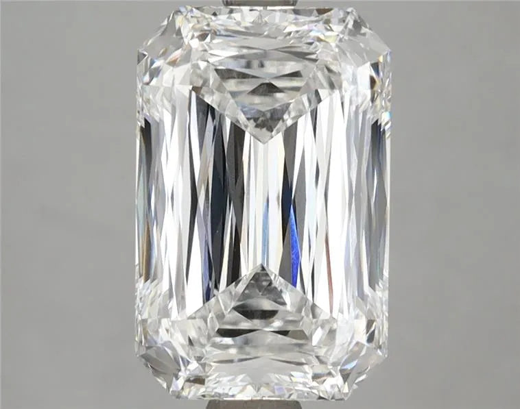 4.02ct Radiant Lab Grown Diamond (Colour E, Clarity VVS1, IGI Certified)