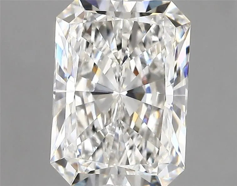 3.01ct Radiant Lab Grown Diamond (Colour E, Clarity VVS2, IGI Certified)