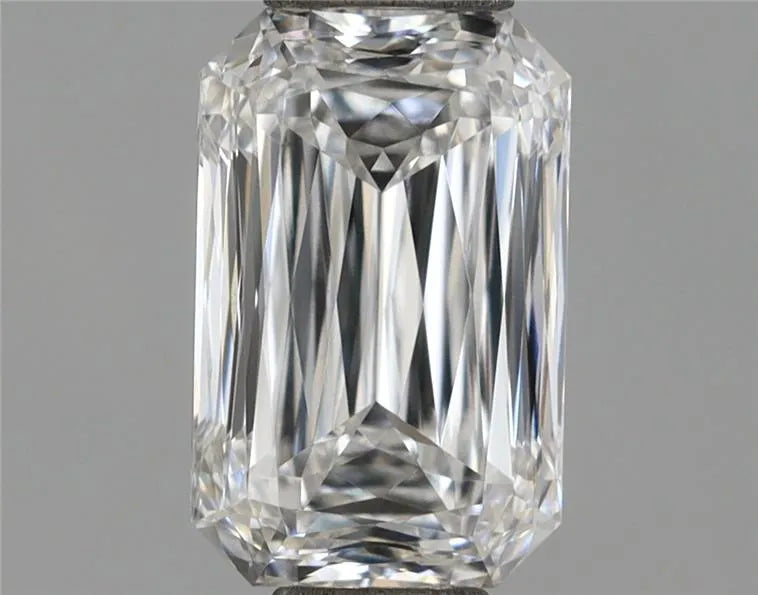 1.07ct Radiant Lab Grown Diamond (Colour E, Clarity VVS2, IGI Certified)