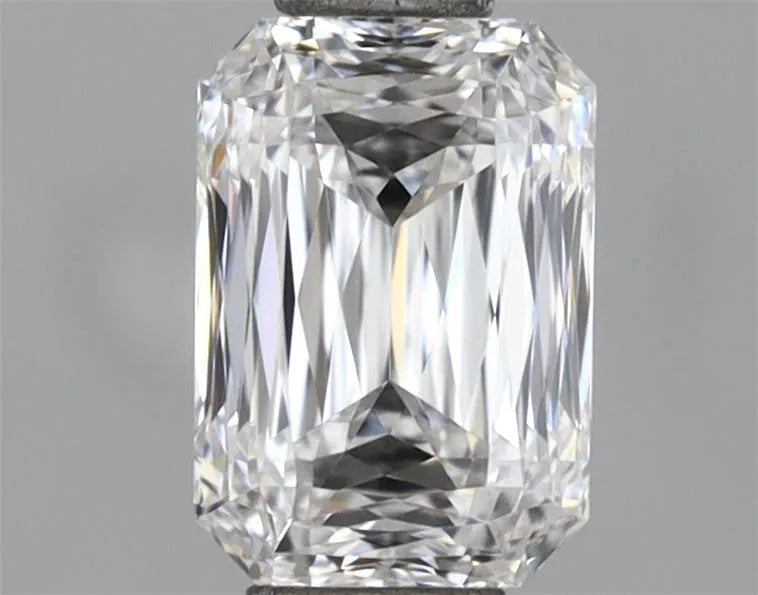 1.01ct Radiant Lab Grown Diamond (Colour E, Clarity VVS2, IGI Certified)