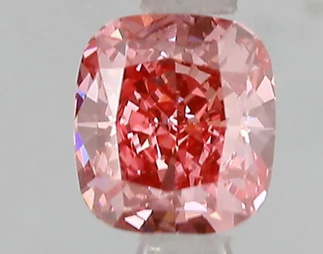 1.04ct Cushion modified Lab Grown Diamond (Colour Fancy Vivid Pink, Clarity VS1, IGI Certified)