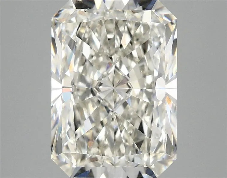 3.07ct Radiant Lab Grown Diamond (Colour H, Clarity VVS2, IGI Certified)