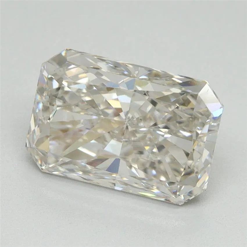 3.10ct Radiant Lab Grown Diamond (Colour H, Clarity VVS2, IGI Certified)