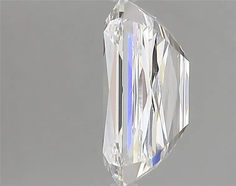 3.16ct Radiant Lab Grown Diamond (Colour E, Clarity VVS2, IGI Certified)