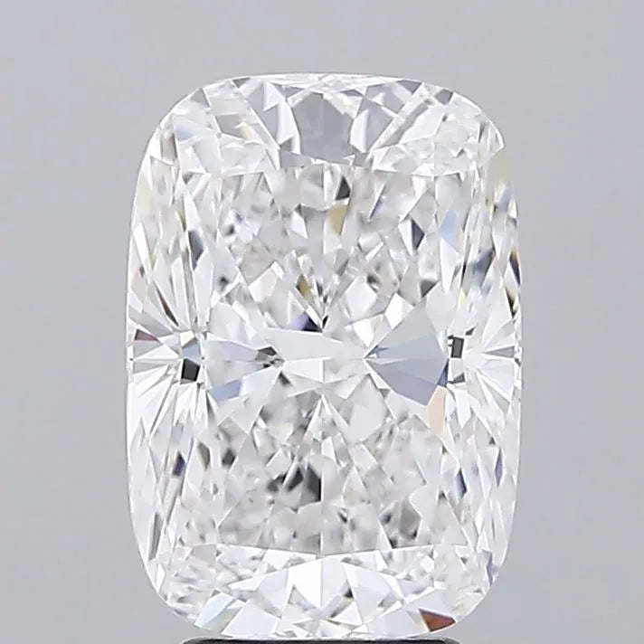 4.26ct Cushion modified Lab Grown Diamond (Colour E, Clarity VVS2, IGI Certified)