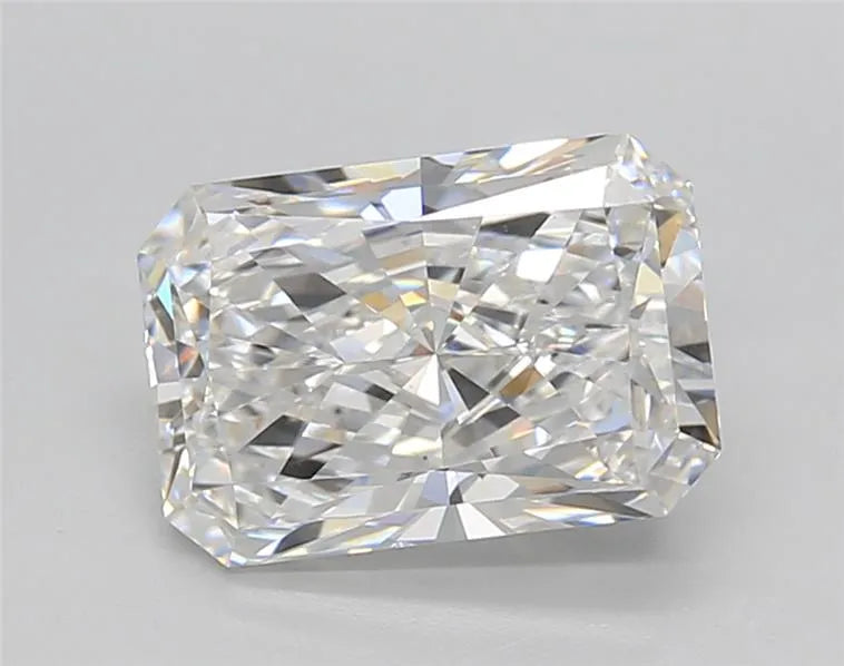 2.10ct Radiant Lab Grown Diamond (Colour E, Clarity VS2, IGI Certified)