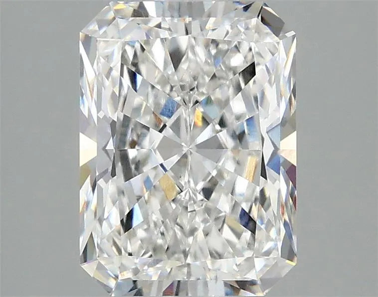 2.42ct Radiant Lab Grown Diamond (Colour E, Clarity VS1, IGI Certified)