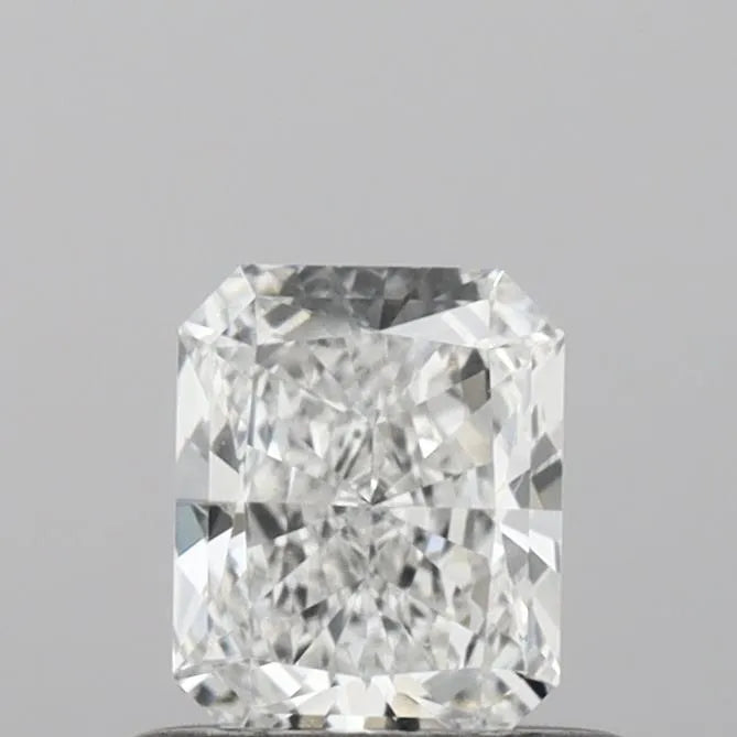 0.47ct Radiant Lab Grown Diamond (Colour E, Clarity VS2, IGI Certified)