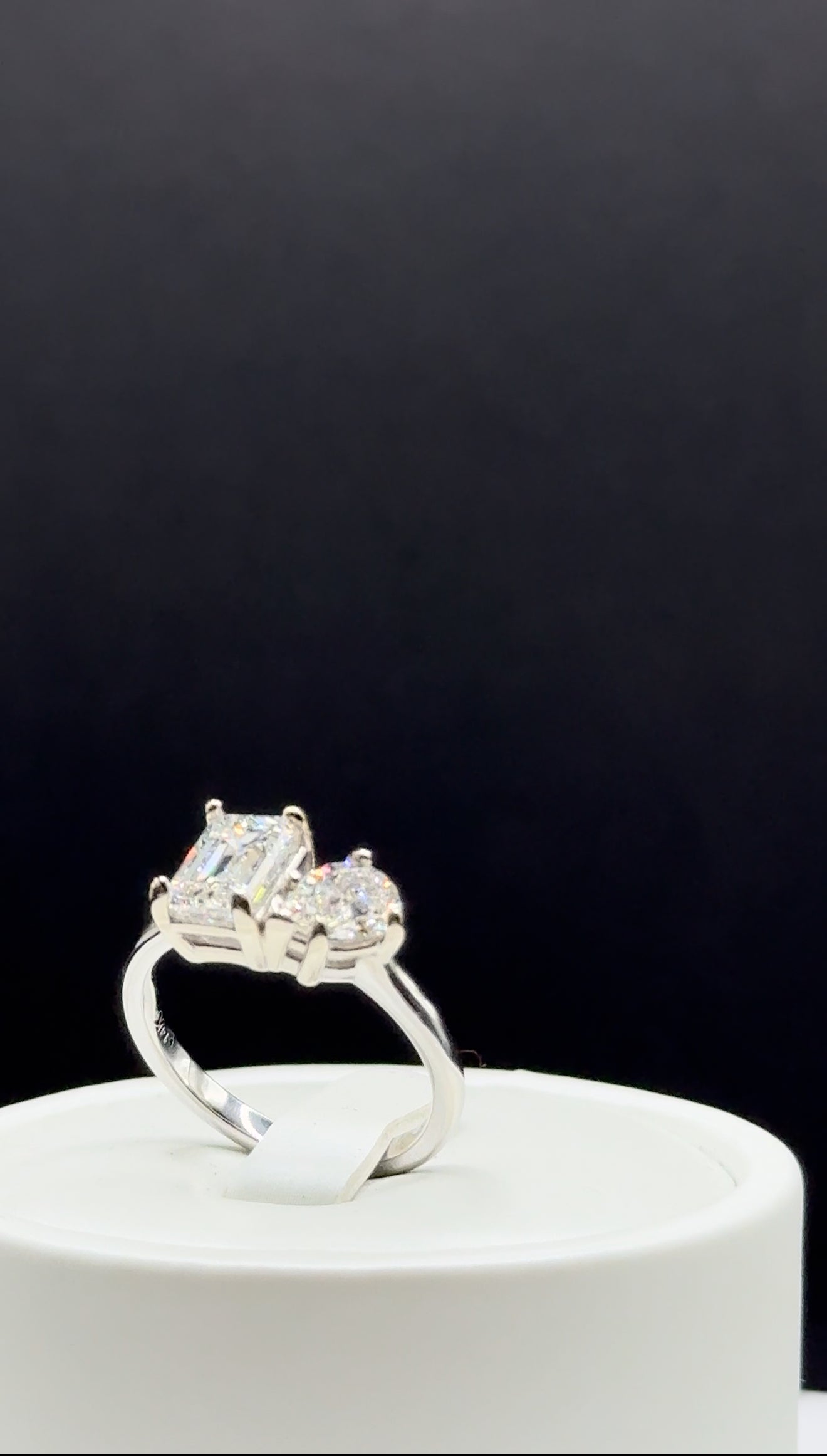 Toi et Moi Emerald & Pear-Shaped Diamond Ring