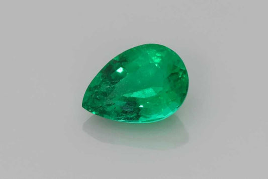 0.63 CT Pear Green Emerald – Vivid Color – GIA (Upon Request) – Zambia Origin
